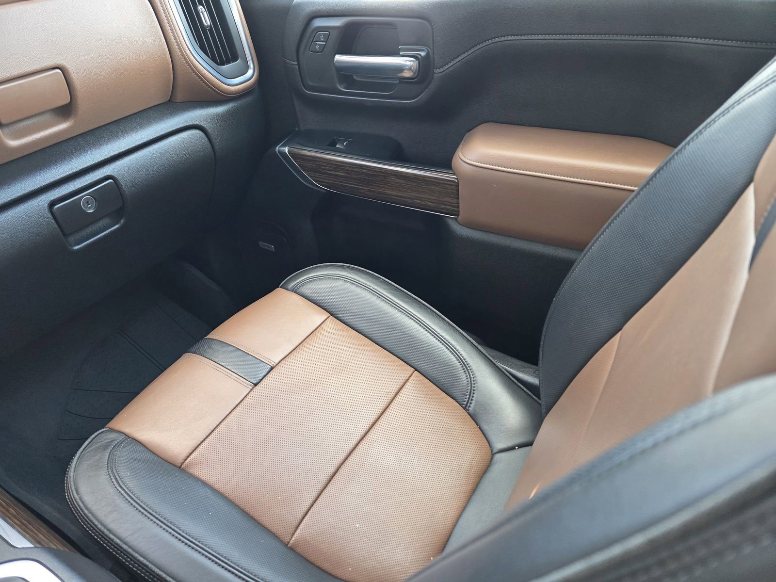 Used 2023 Chevrolet Silverado 3500 High Country image 15