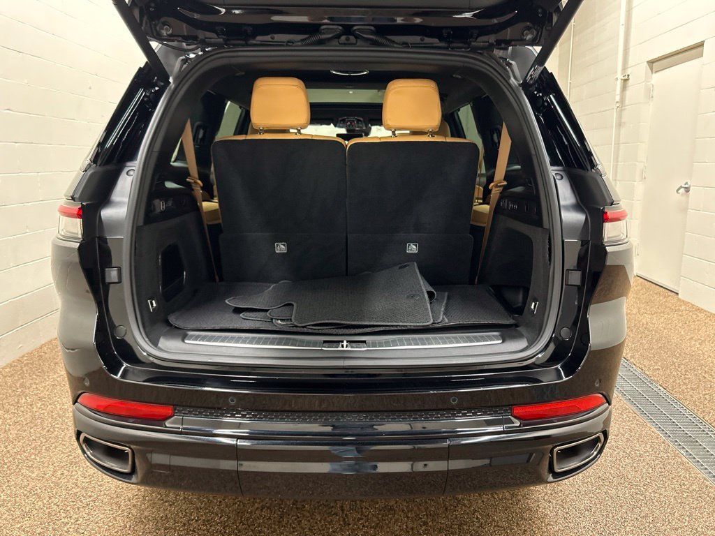 Used 2023 Jeep Grand Cherokee L Summit AWD/4WD image 19