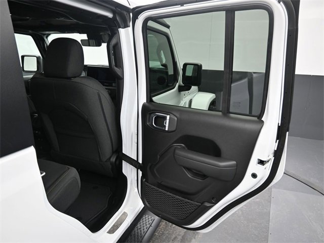 Used 2024 Jeep Gladiator Sport image 19