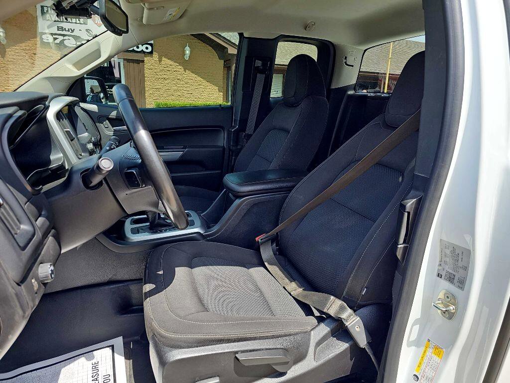 Used 2022 Chevrolet Colorado LT w/ Fleet Safety Package image 12