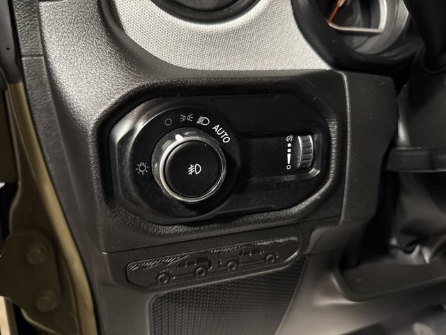 Used 2025 Jeep Wrangler Unlimited Sport AWD/4WD image 8