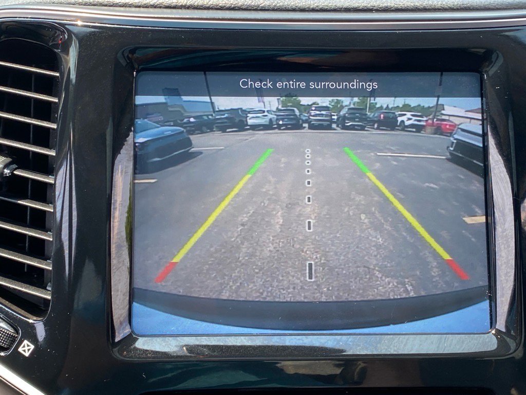 Used 2021 Jeep Cherokee Limited image 16