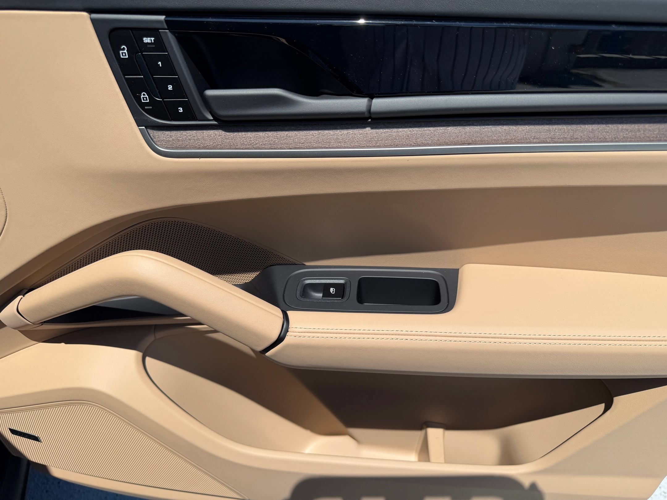 New 2026 Porsche Cayenne E-Hybrid AWD/4WD image 13