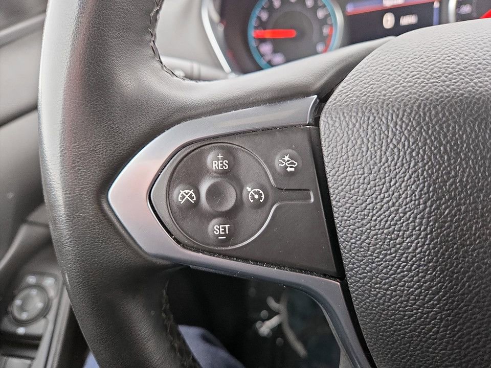 Used 2023 Chevrolet Traverse LT image 18