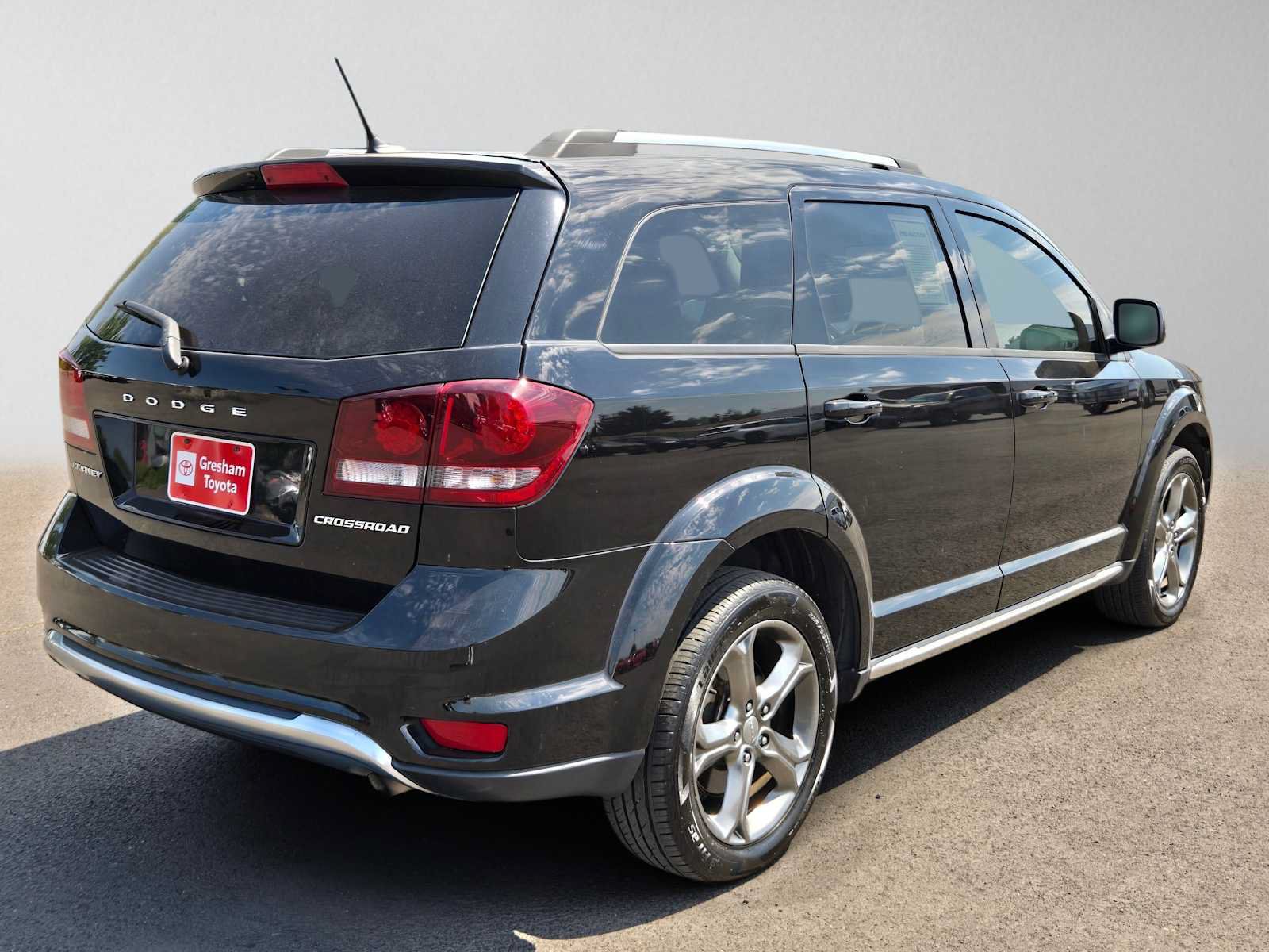 Used 2016 Dodge Journey Crossroad w/ Popular Equipment Group FWD image 3
