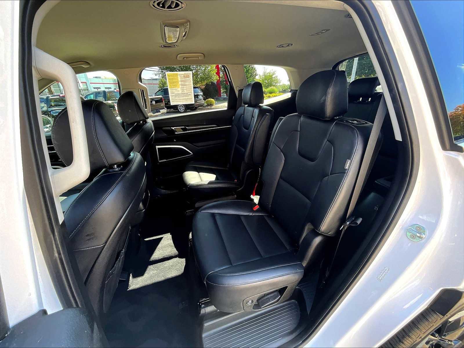 Used 2023 Kia Telluride S image 15