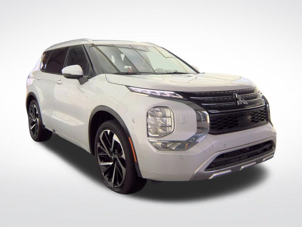 Used 2022 Mitsubishi Outlander SEL AWD/4WD image 2