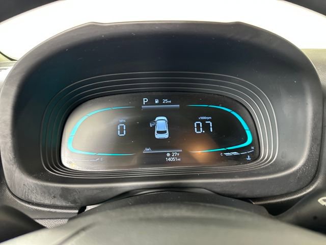 Used 2025 Hyundai Venue SE image 17