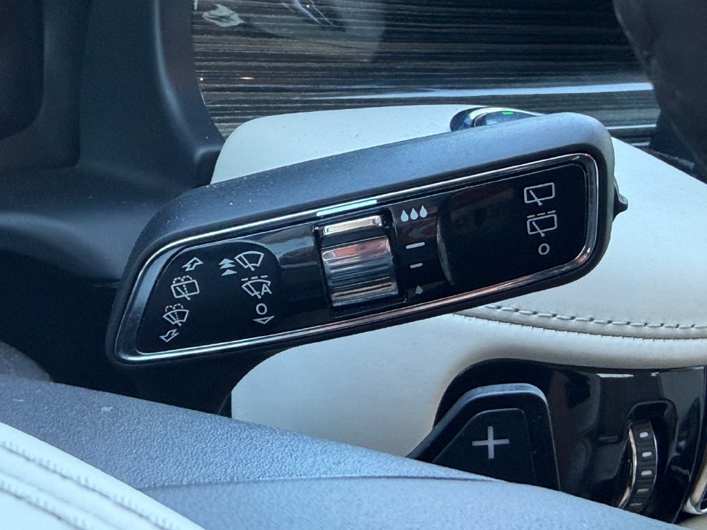 Certified 2023 Lincoln Aviator Black Label w/ Class IV Trailer Tow Package AWD/4WD image 18