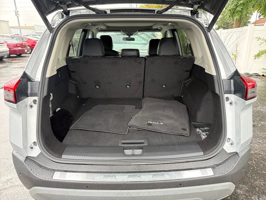 Certified 2023 Nissan Rogue SV w/ SV Premium B Package FWD image 29