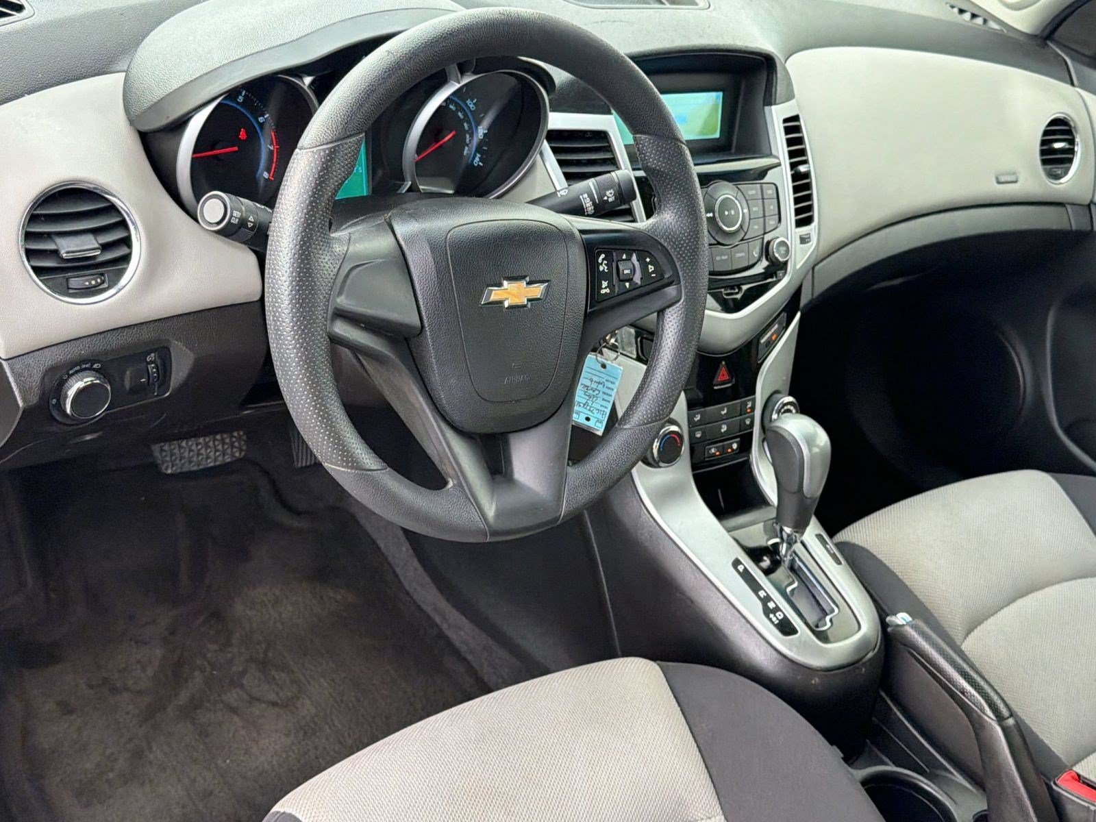 Used 2014 Chevrolet Cruze LS FWD image 4