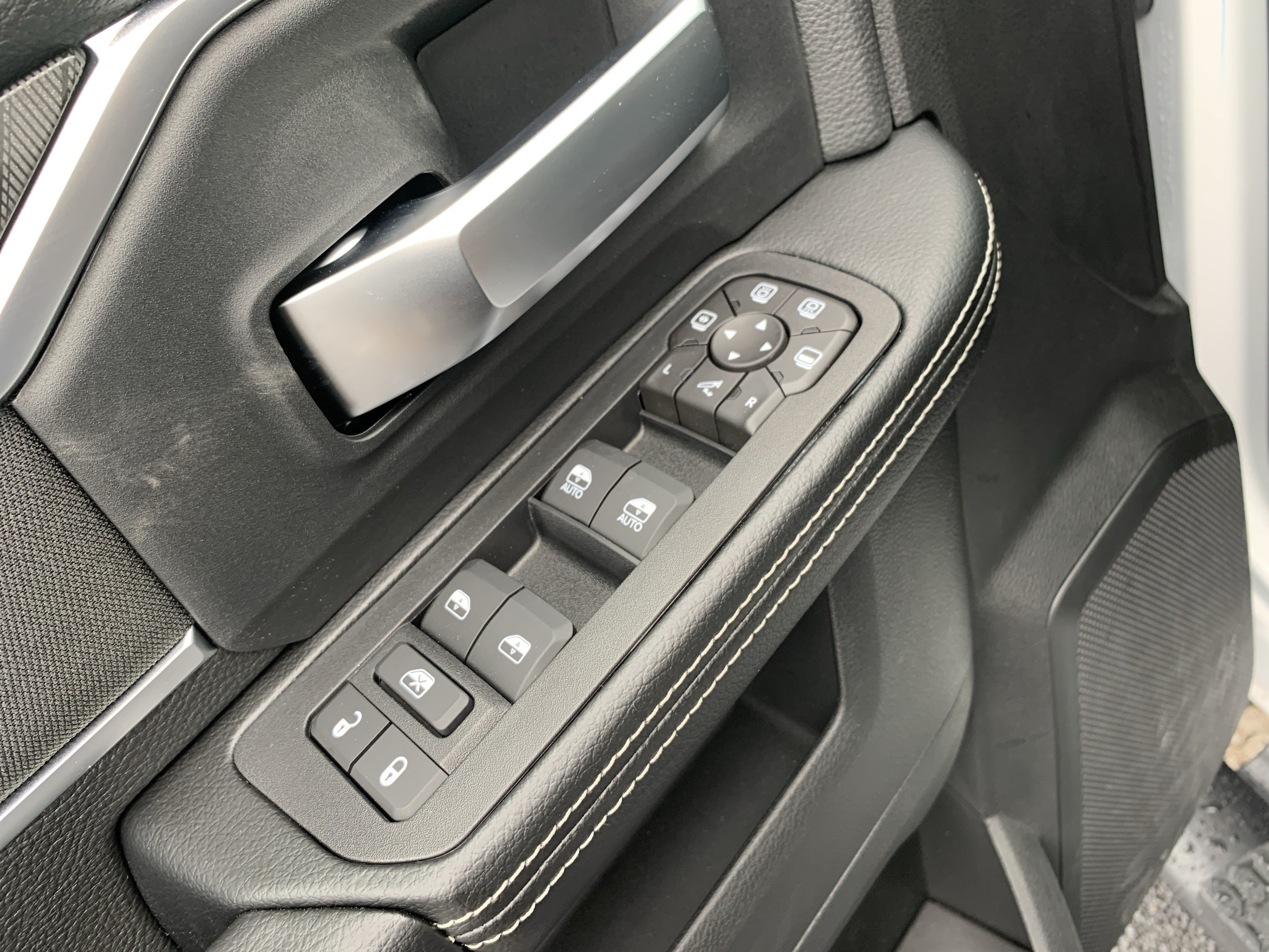 New 2026 RAM 3500 Big Horn AWD/4WD image 13