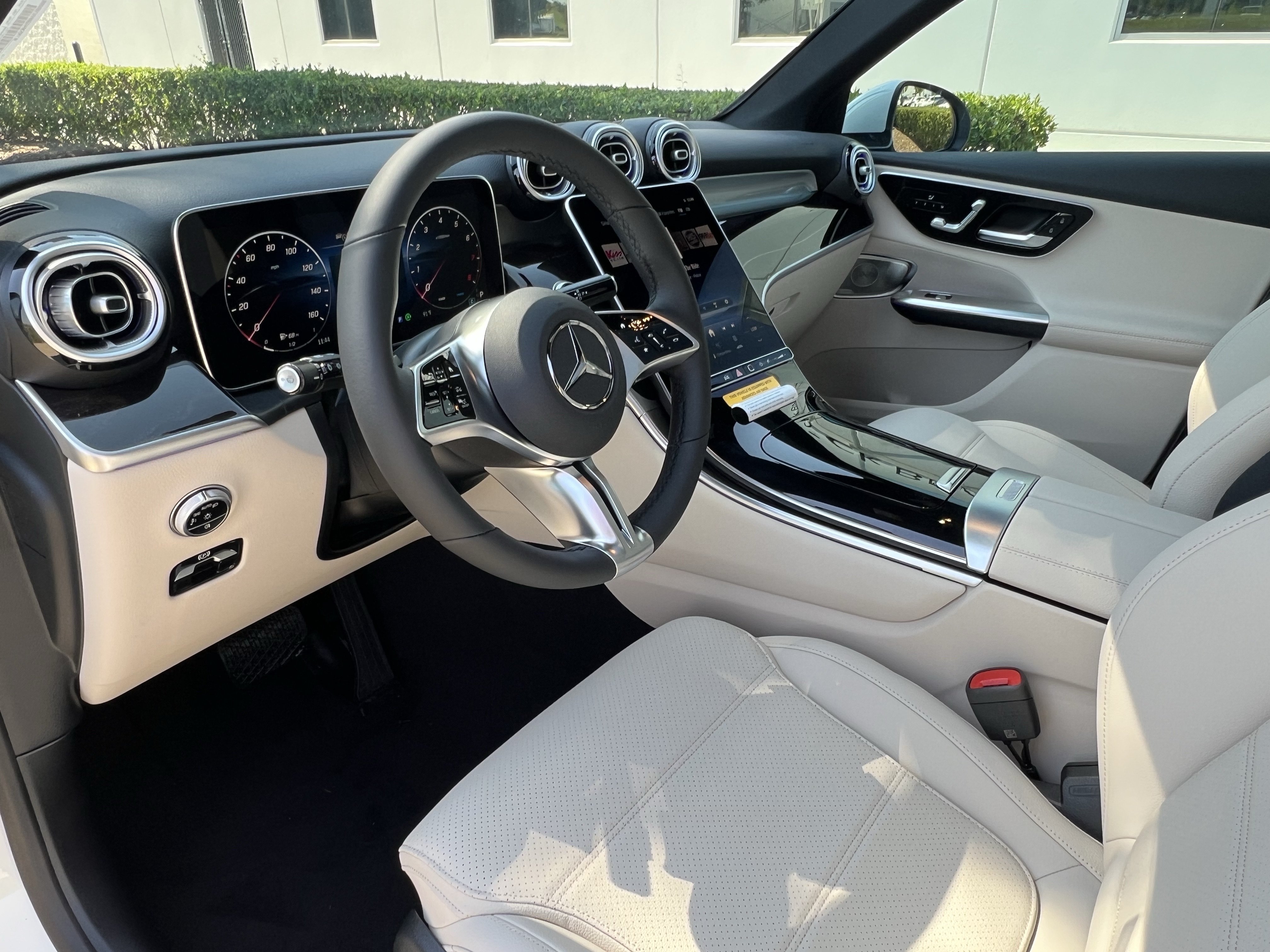 New 2027 Mercedes-Benz GLC 300 image 16