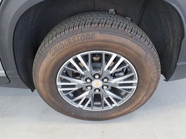 Used 2025 Chevrolet Traverse LT image 35