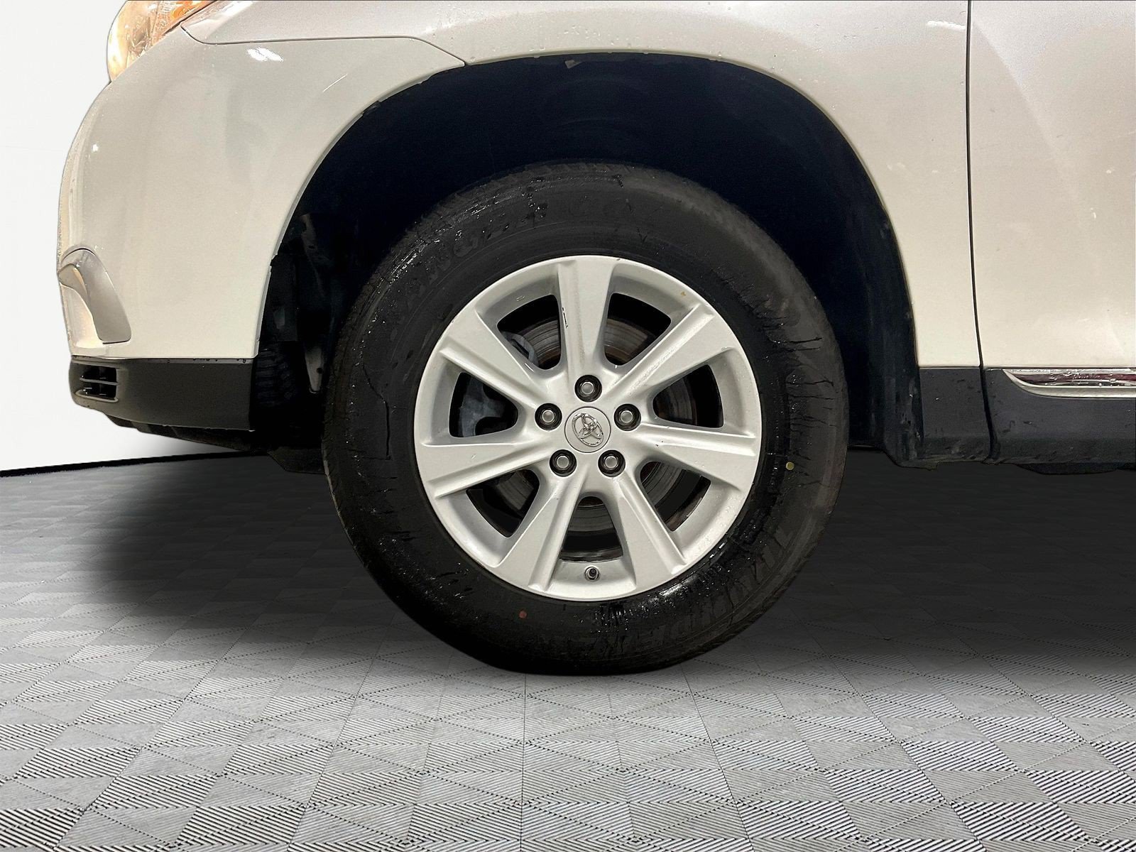 Used 2013 Toyota Highlander SE AWD/4WD image 33