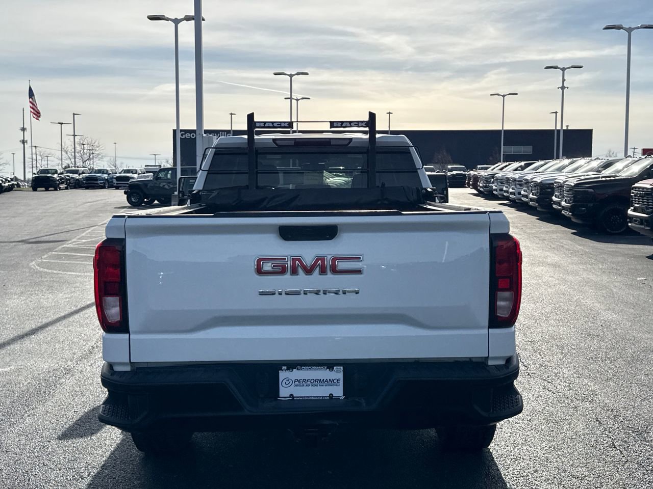 Used 2020 GMC Sierra 1500 4x4 Crew Cab w/ Sierra Value Package image 4