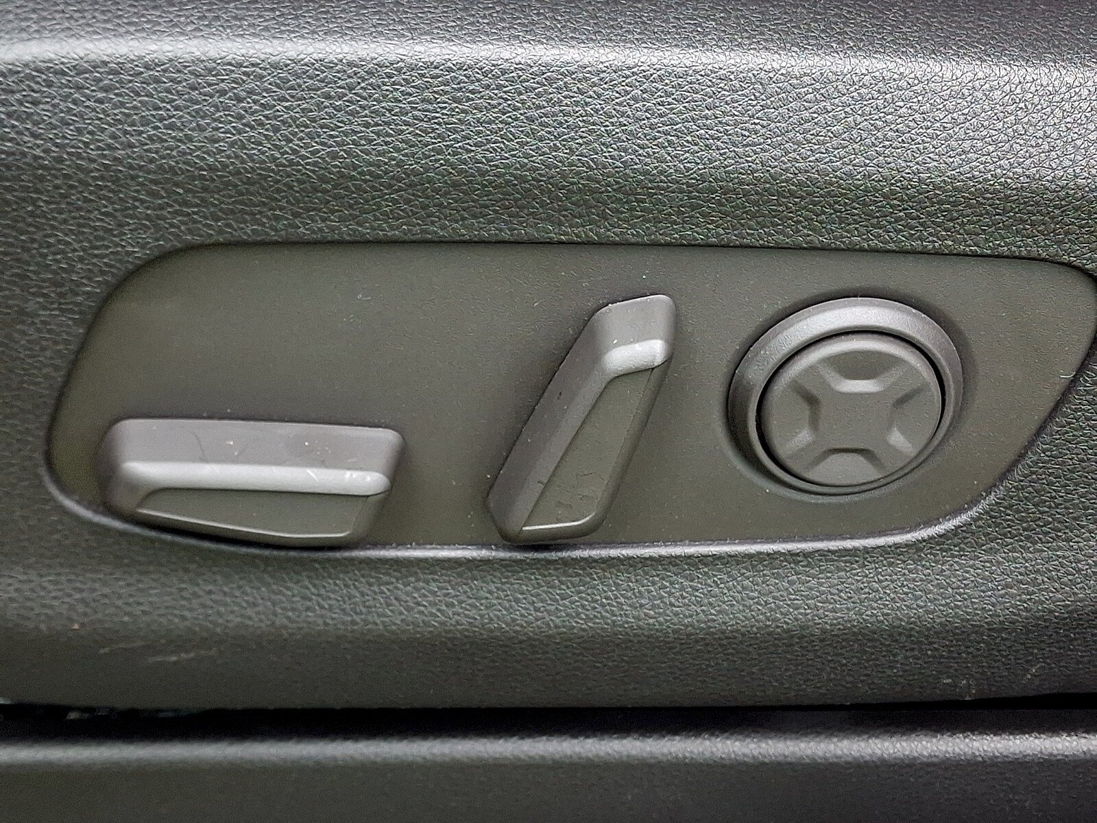 Used 2026 Kia Carnival SX w/ SX Dark Edition Package FWD image 27