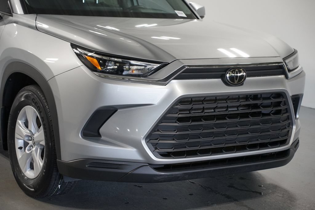 Certified 2025 Toyota Grand Highlander FWD image 4