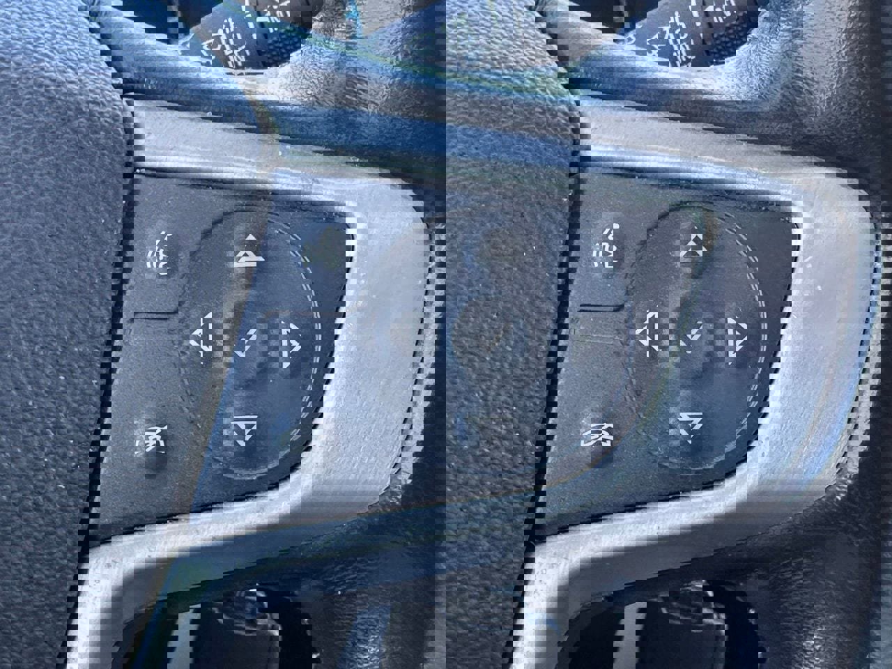 Used 2019 GMC Canyon SLE w/ Elevation Edition image 24