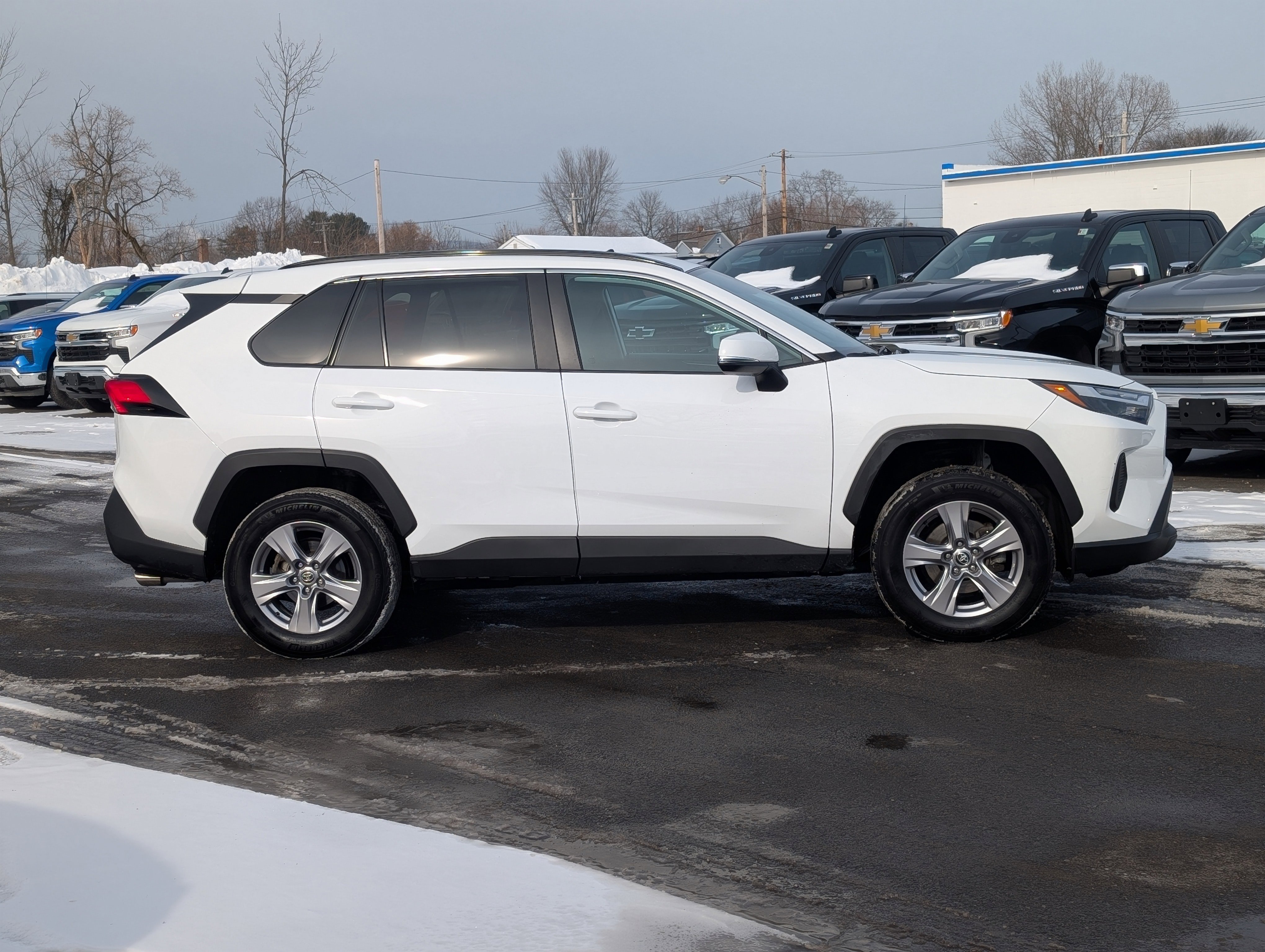 Used 2023 Toyota RAV4 XLE image 8