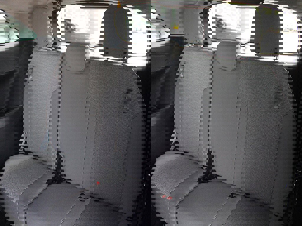 Used 2025 Toyota Sienna LE image 18