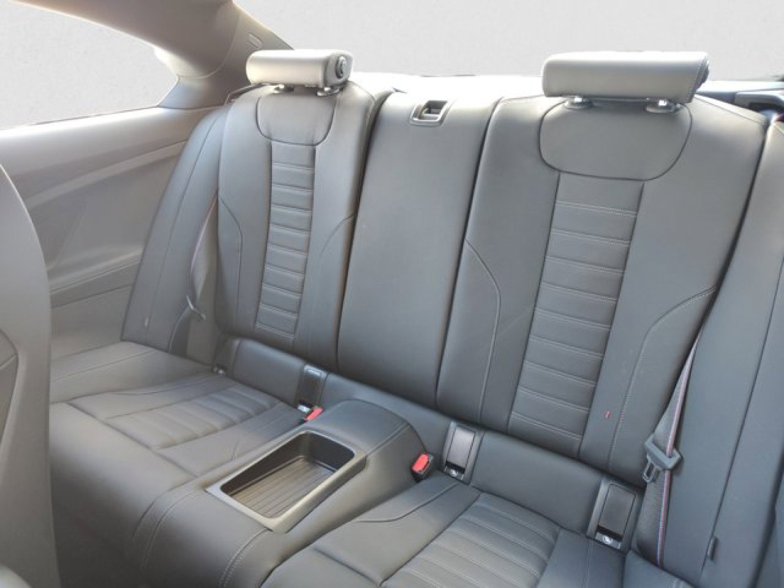 Used 2024 BMW M2 Carbon Roof, Live Cockpit Pro, w/ Lighting Package image 18