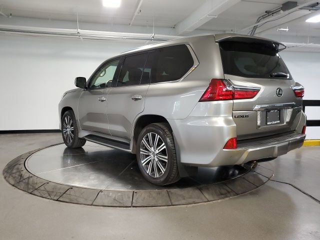 Used 2017 Lexus LX 570 4WD w/ Luxury Package image 7