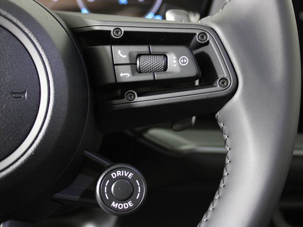 Certified 2026 Porsche Cayenne Coupe image 23