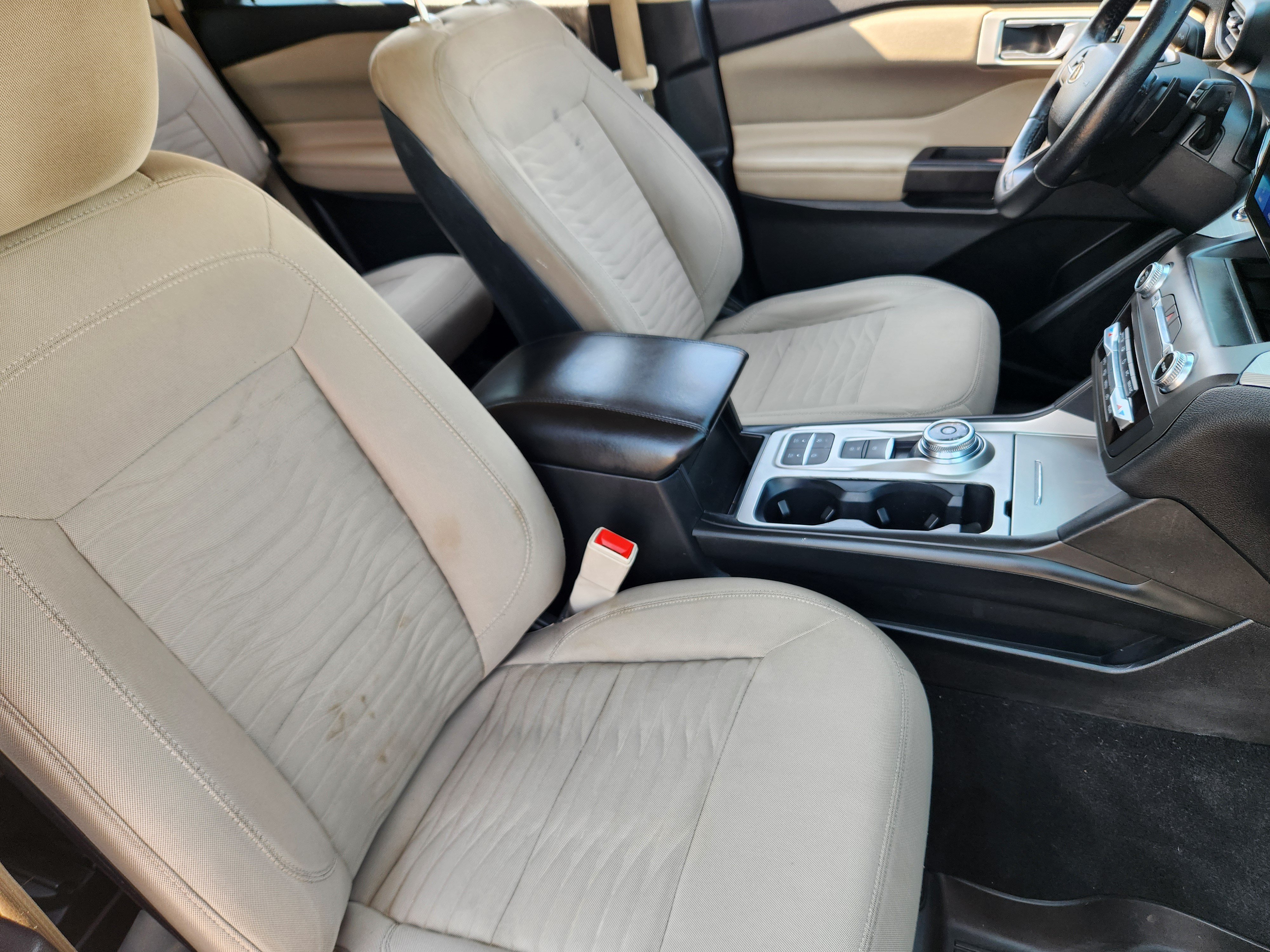 Used 2020 Ford Explorer XLT RWD image 10