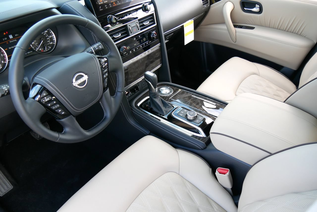 Used 2024 Nissan Armada Platinum w/ Captain's Chairs Package RWD image 10