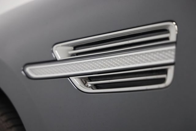 Used 2021 Genesis G90 3.3T Premium RWD image 14