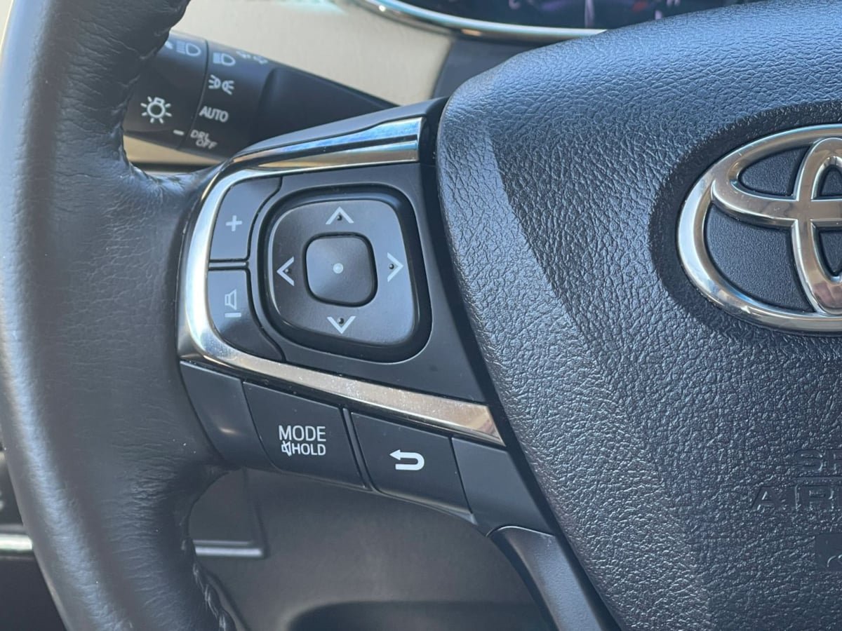 Used 2018 Toyota Avalon XLE Premium w/ Preferred Accessory Package FWD image 28