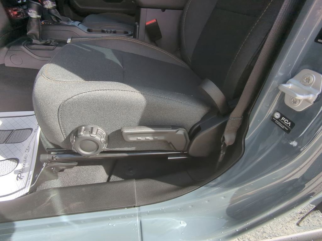 New 2025 Jeep Gladiator Willys image 13