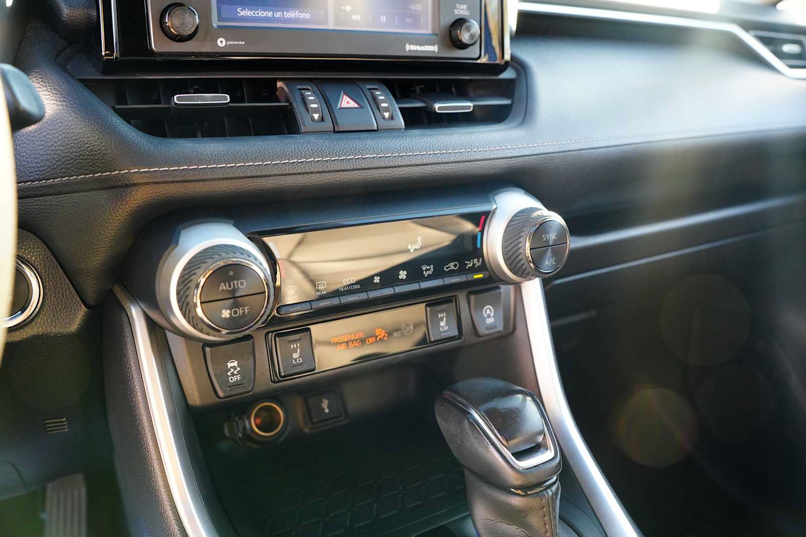 Used 2021 Toyota RAV4 XLE Premium AWD/4WD image 26