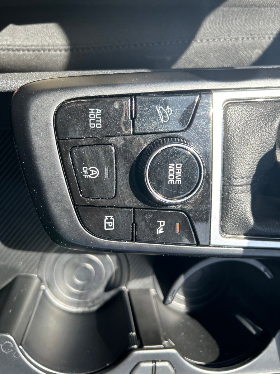 Used 2025 Kia Sportage LX FWD image 14