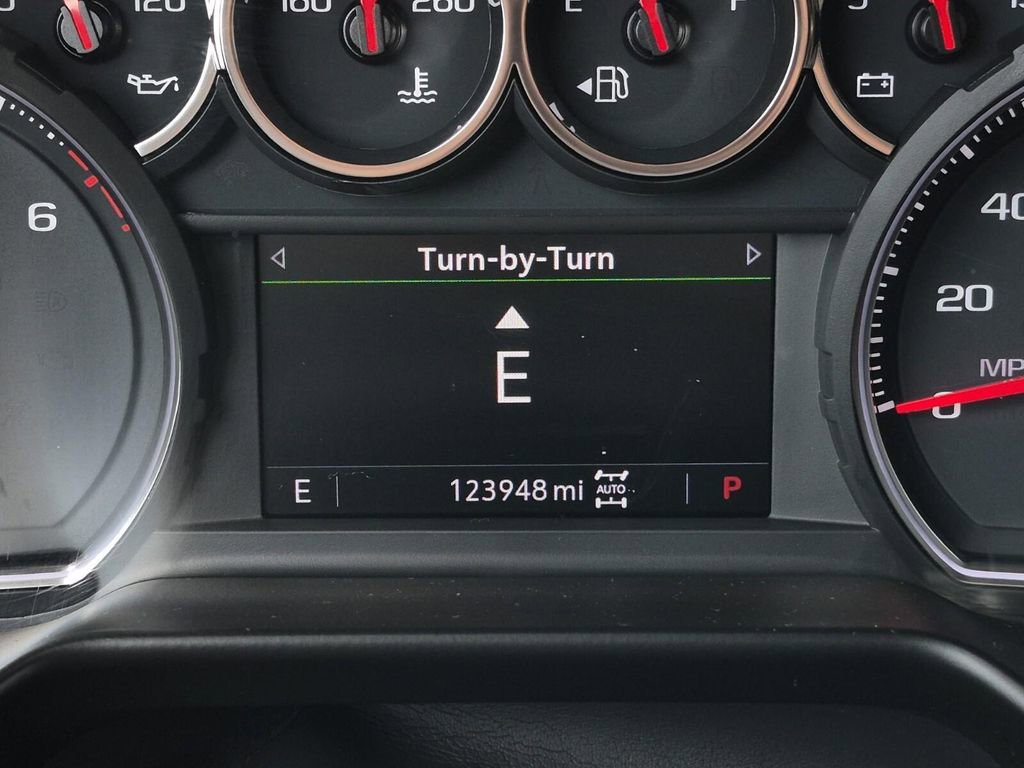 Used 2021 Chevrolet Suburban Z71 w/ Z71 Signature Package image 19