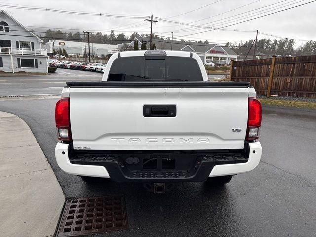 Used 2018 Toyota Tacoma TRD Sport w/ Technology Package image 7