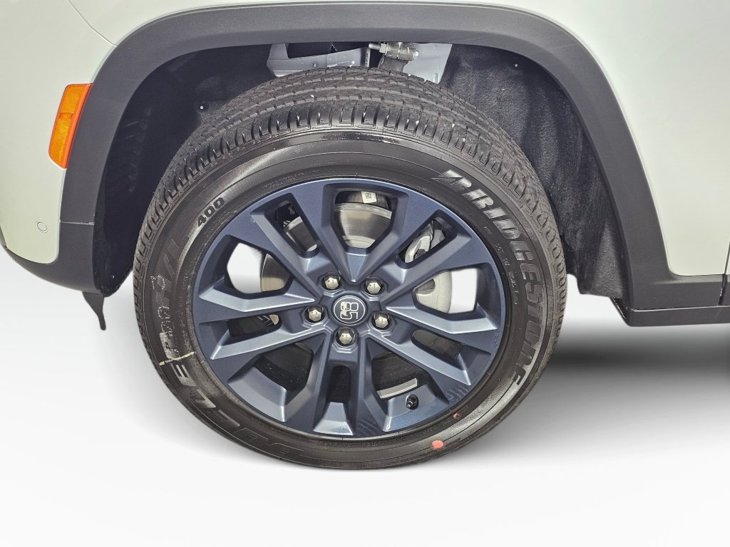 New 2026 Jeep Grand Cherokee Limited AWD/4WD image 12