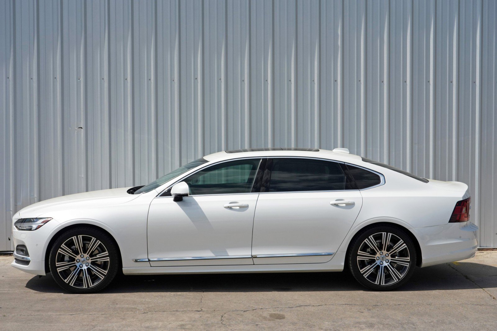 Used 2023 Volvo S90 B6 Plus w/ Protection Package Premier image 51