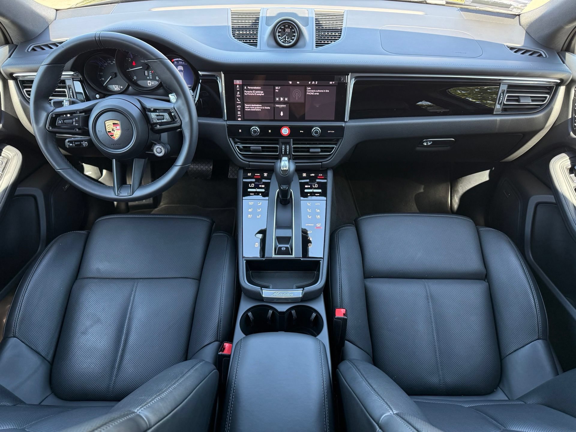 Used 2026 Porsche Macan AWD/4WD image 13