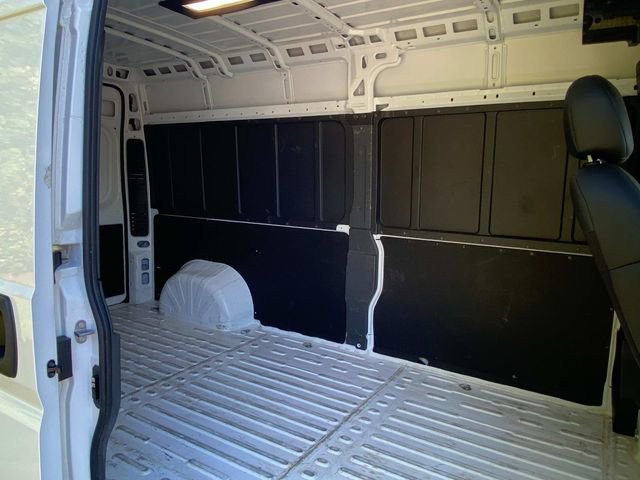 Used 2025 RAM ProMaster 2500 w/ Convenience Group FWD image 9
