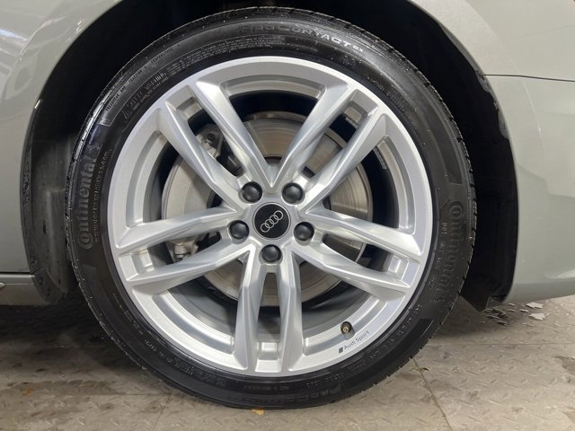Used 2023 Audi A4 2.0T Premium w/ Convenience Package image 9