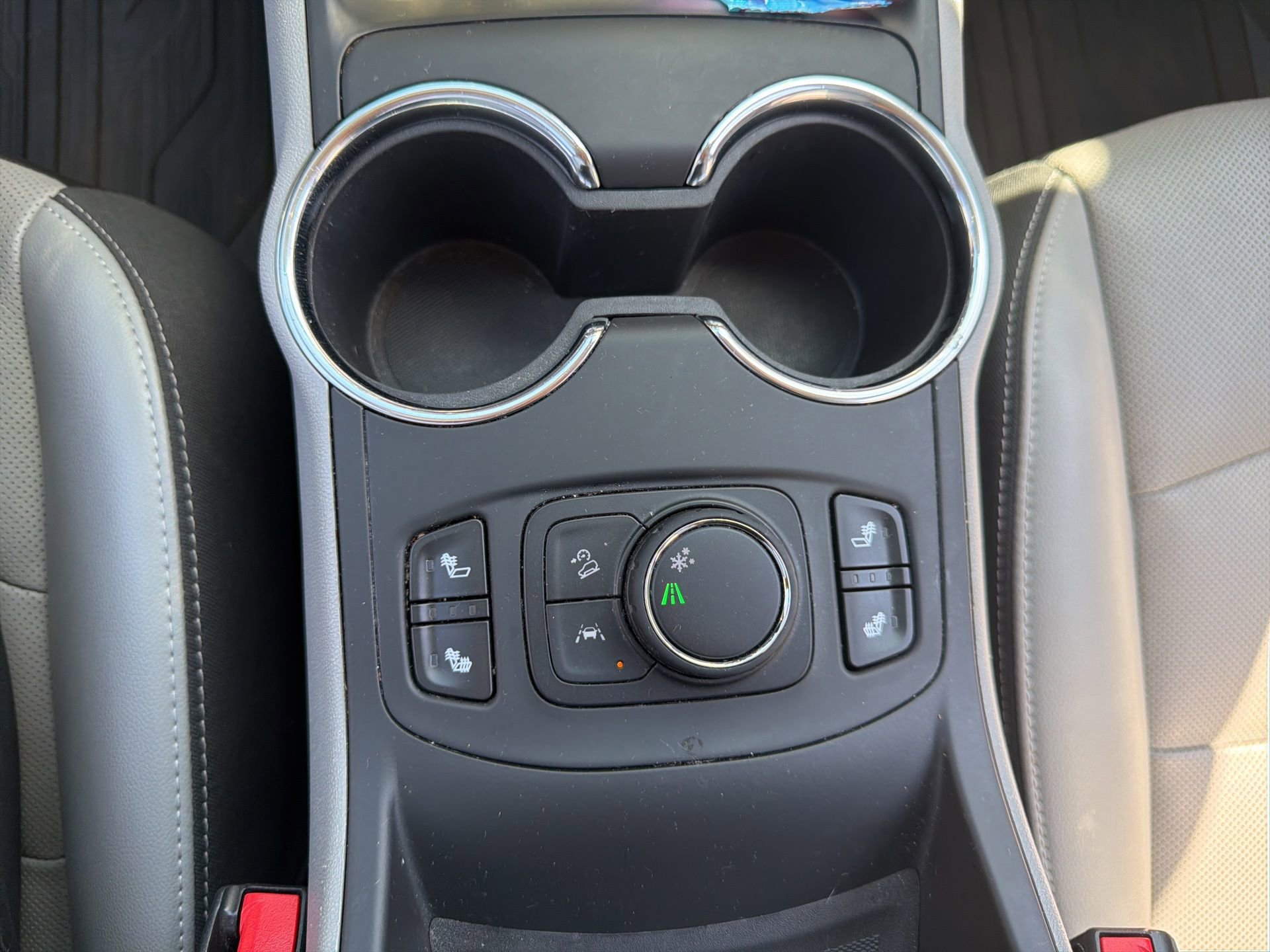 Used 2023 GMC Terrain SLT w/ LPO, Floor Liner Package FWD image 25