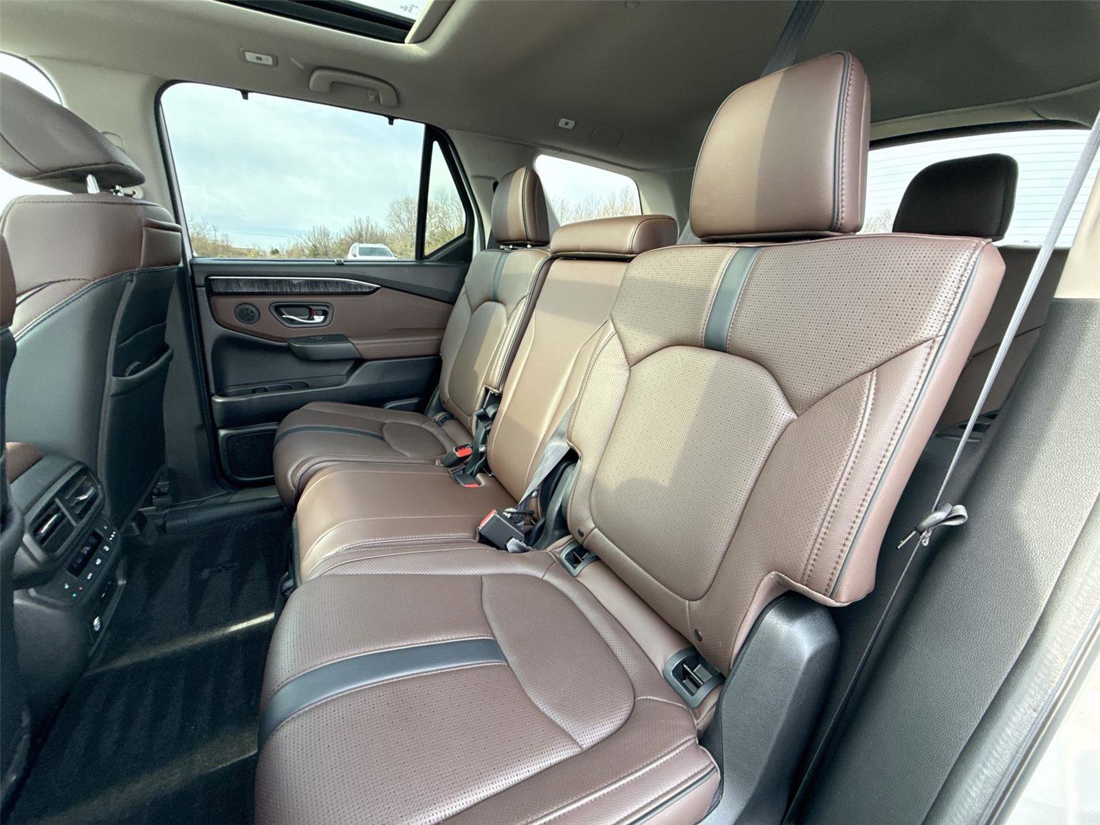 Used 2024 Honda Pilot Elite image 16