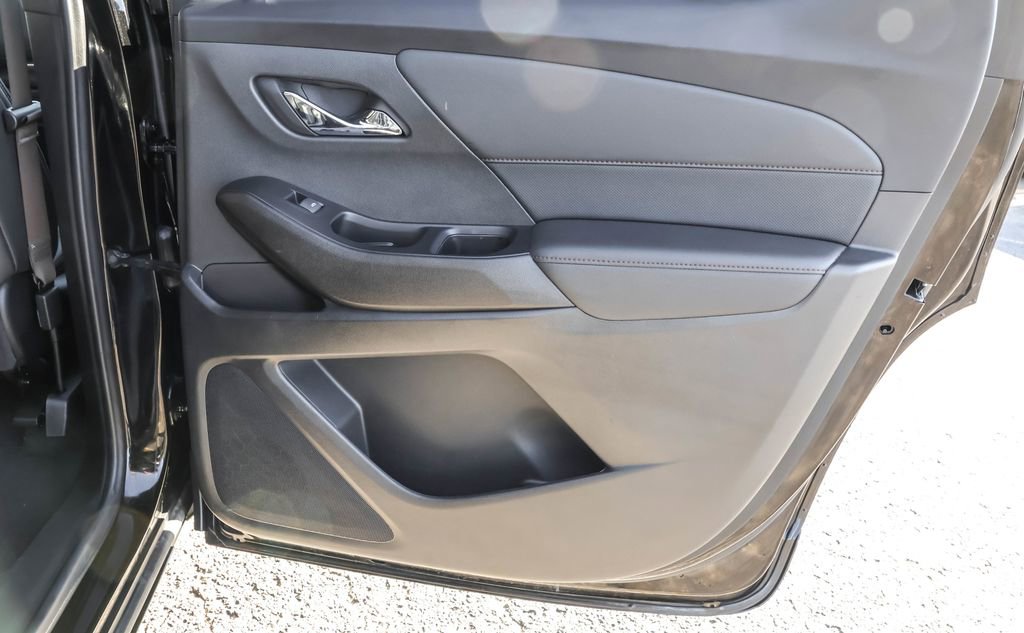 Used 2023 Chevrolet Traverse RS w/ LPO, Floor Liner Package image 31