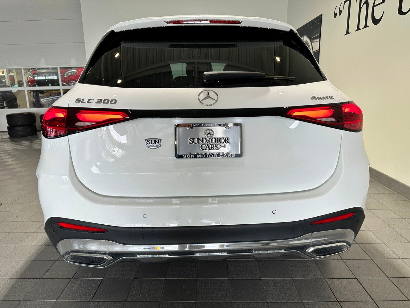 Used 2025 Mercedes-Benz GLC 300 4MATIC image 5