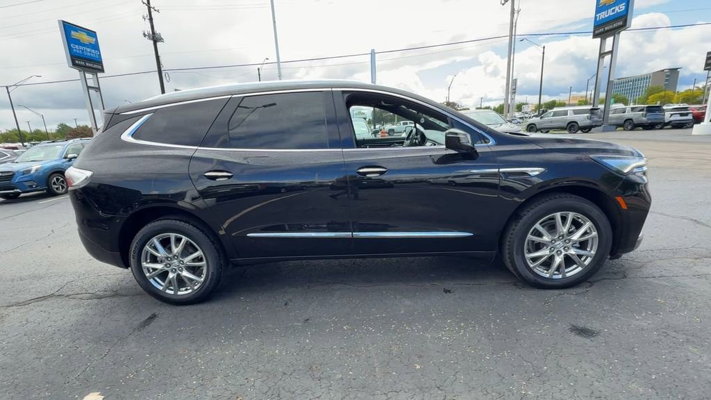 Used 2023 Buick Enclave Essence w/ Experience Buick Package AWD/4WD image 9