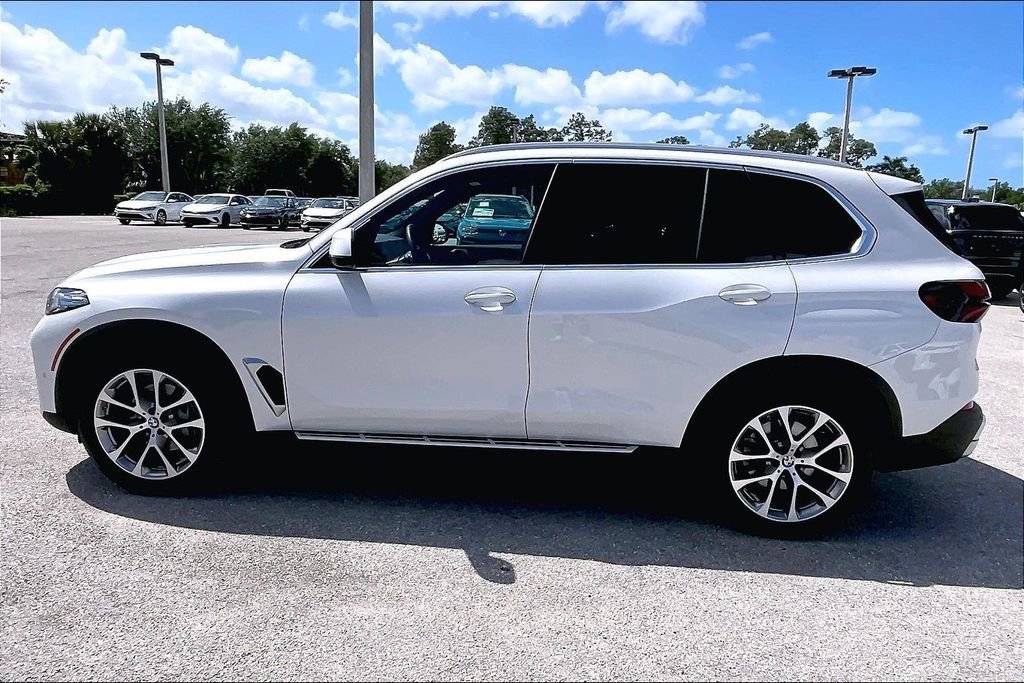 Used 2026 BMW X5 sDrive40i image 8