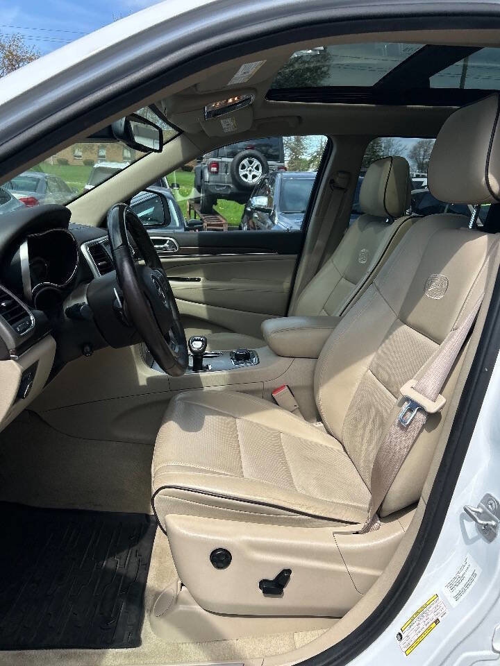 Used 2014 Jeep Grand Cherokee Overland w/ Advanced Technology Group AWD/4WD image 9