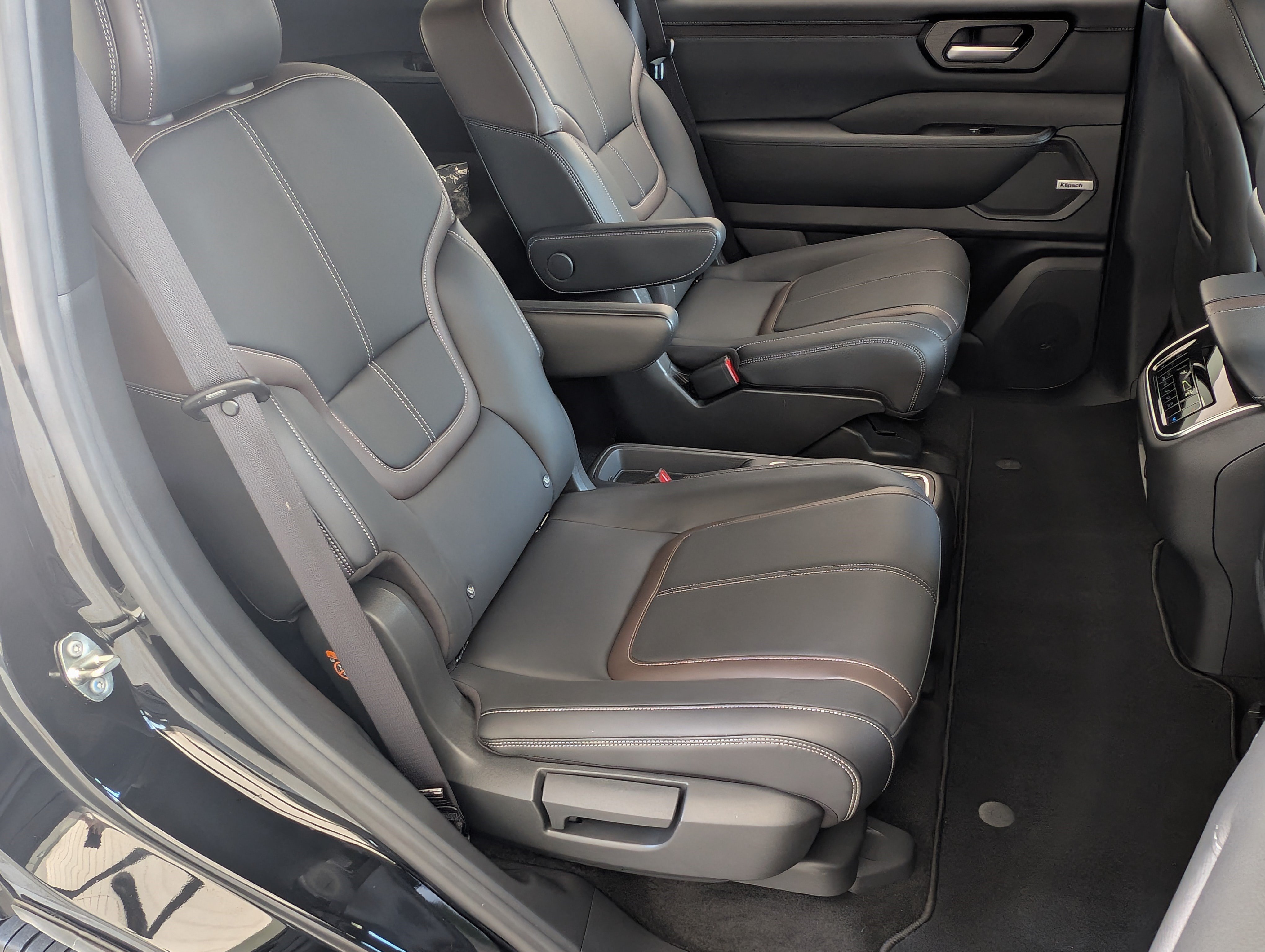 Used 2025 Nissan Armada SL w/ Captain's Chari Seat Package AWD/4WD image 20